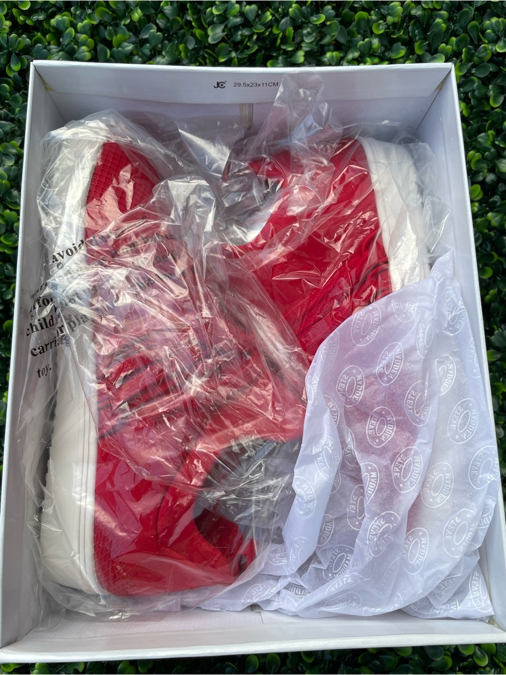 Steve Madden lancer red Sneakers size 9.5 - Picture 7 of 8